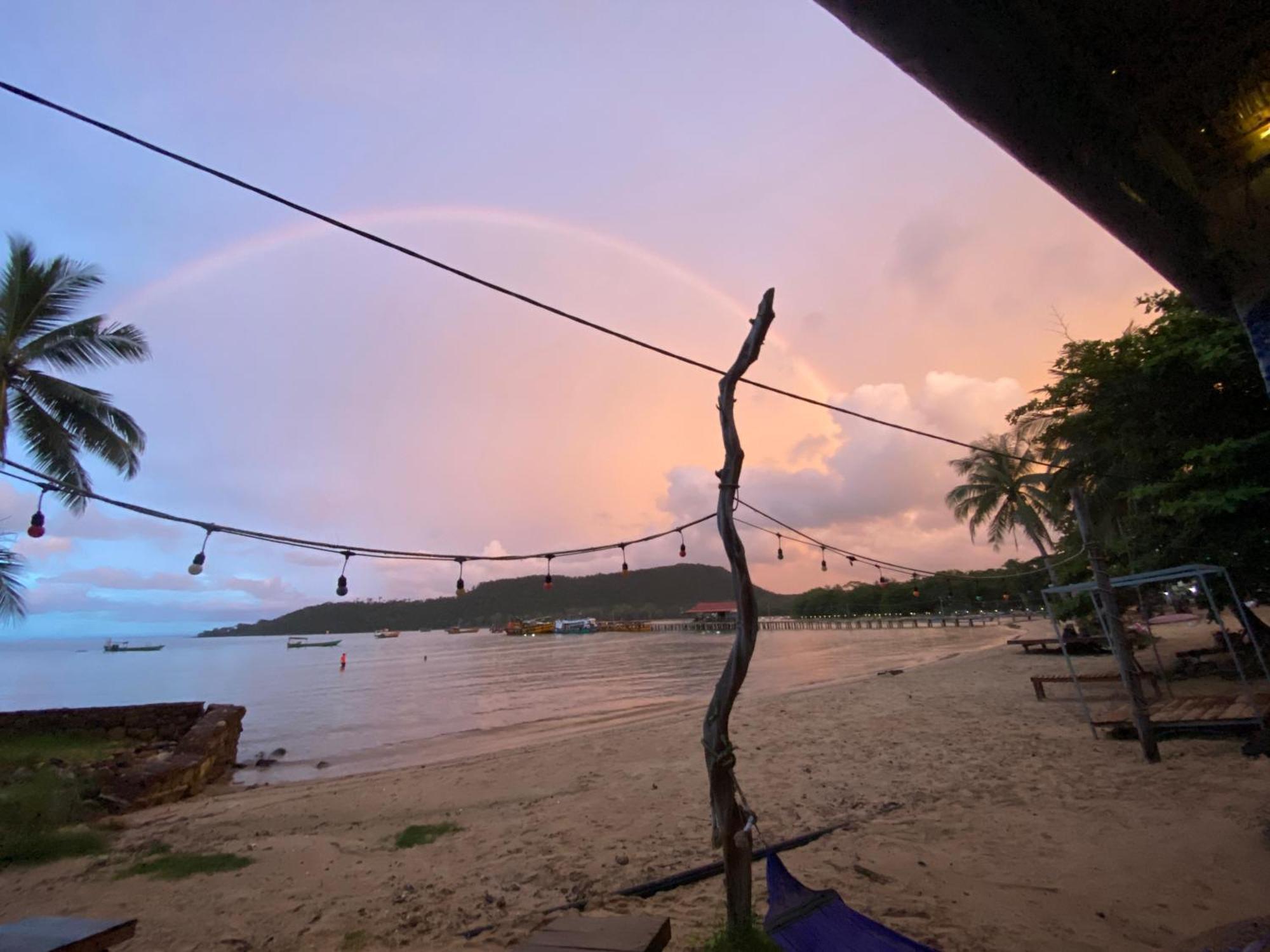 Cocohuts Hostel Koh Rong Sanloem Exterior photo