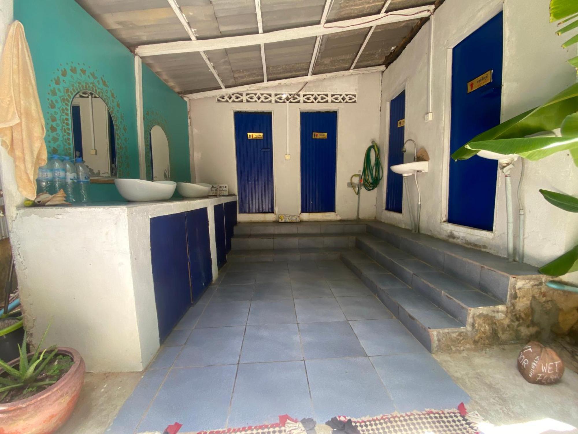 Cocohuts Hostel Koh Rong Sanloem Exterior photo